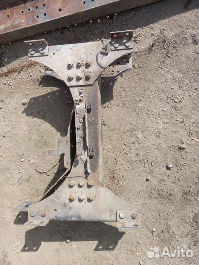 Траверса поперечная Renault Magnum