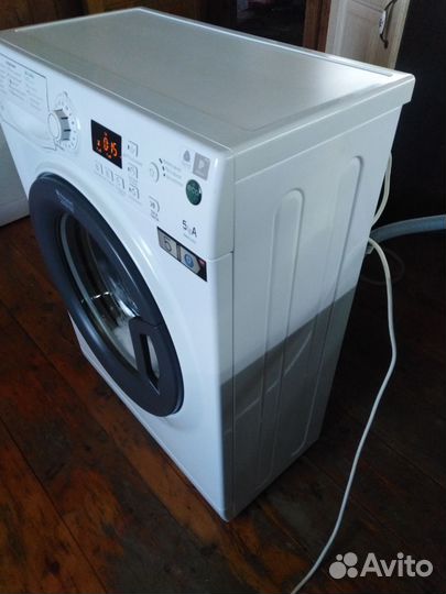 Стиральная машина Hotpoint Ariston на 5 кг