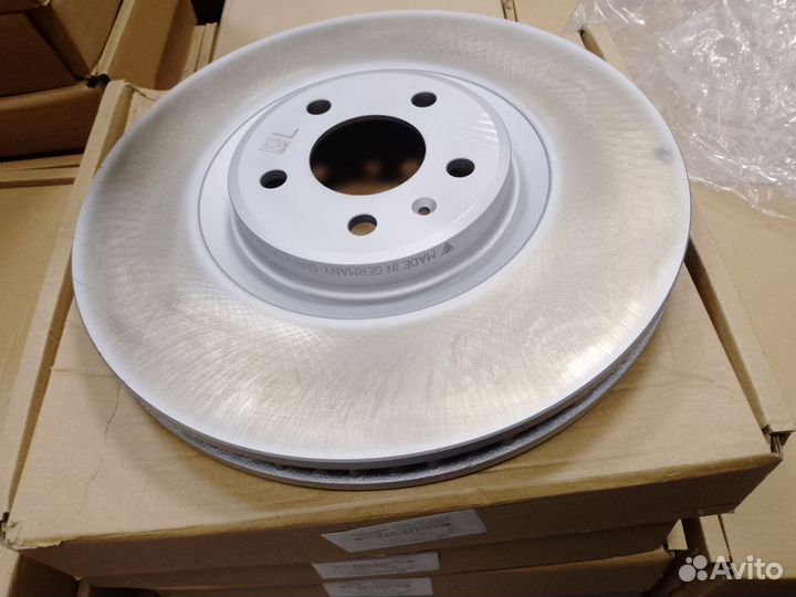 Передний тормозной диск Porsche Macan 95B615301