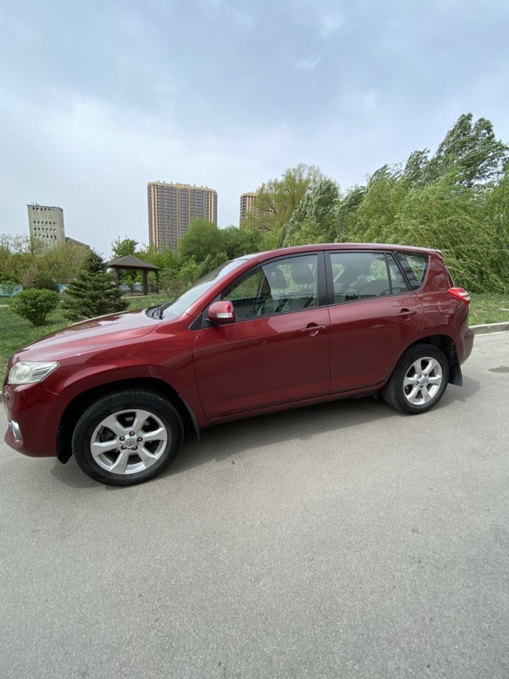Toyota RAV4: фото владельца
