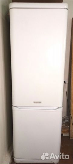 Продам холодильник ariston