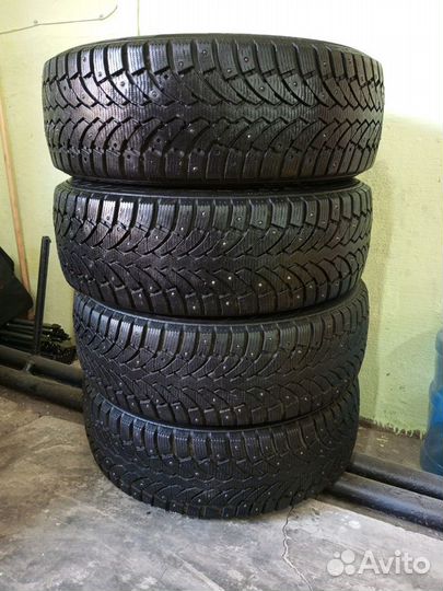 Pirelli Formula Ice 215/60 R17