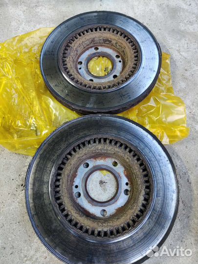 Тормозные диски оригинал 517122Т100 hyundai I40