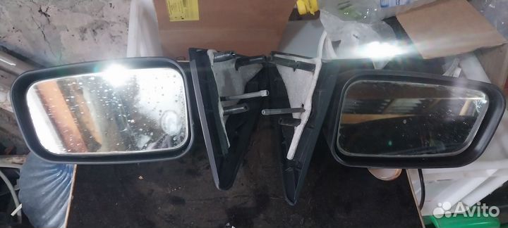 Зеркало заднего вида