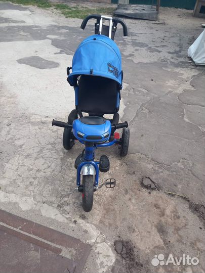 Трехколесный велосипед