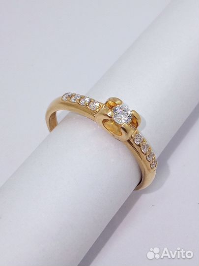 Золотое кольцо с фианитами
