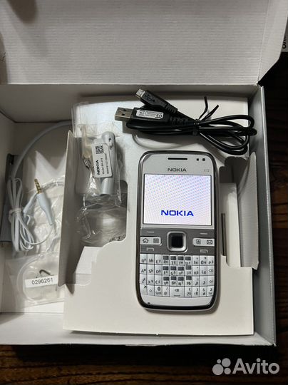 Nokia E72