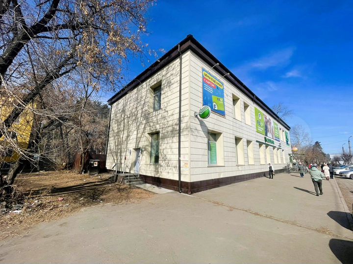 Здание, 933 м²