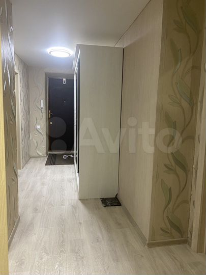 2-к. квартира, 55 м², 2/4 эт.