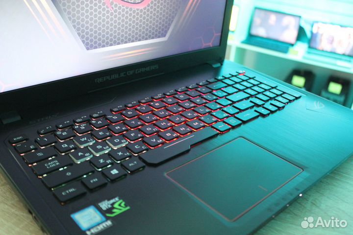 Игровой Asus Rog Strix/GTX 1050/i5-7нq/Новый SSD