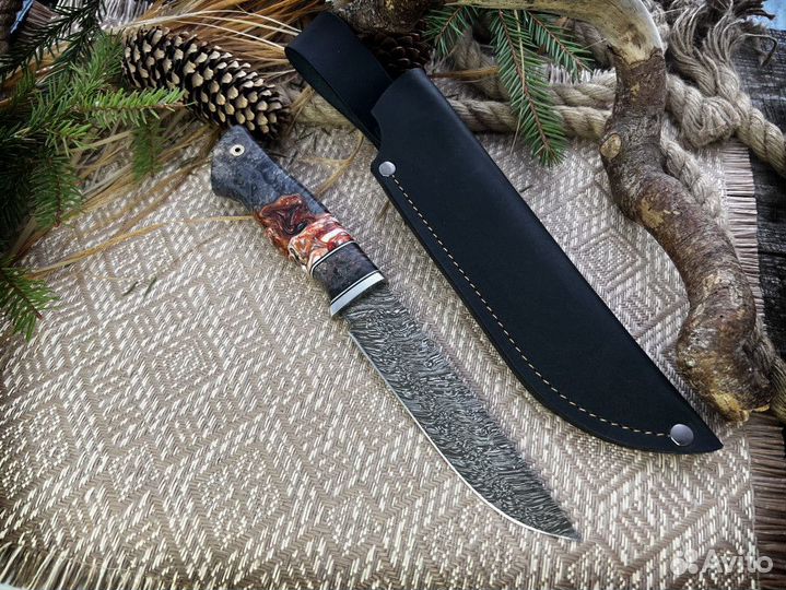 Нож №22», клинок сталь Мозаичный Дамаск, рукоять композит стабилизированный кап клена, акрил цветной
