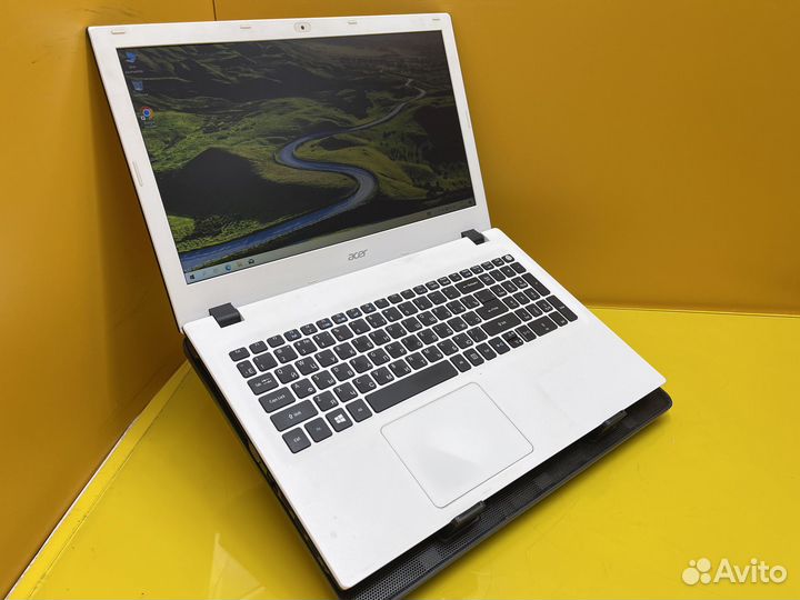 Современный/Белоснежный ноутбук Acer