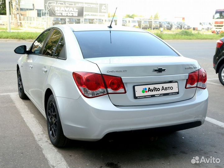 Chevrolet Cruze 1.8 AT, 2011, 144 400 км