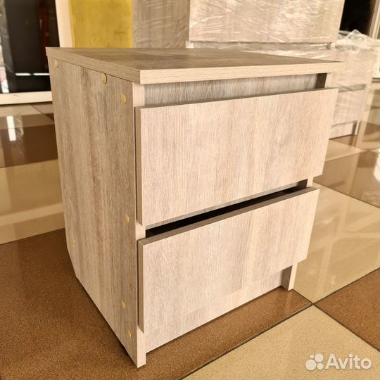 Тумбочка прикроватная 