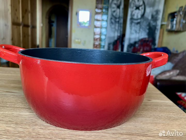 Кастрюля чугунная Smeg 4.2л