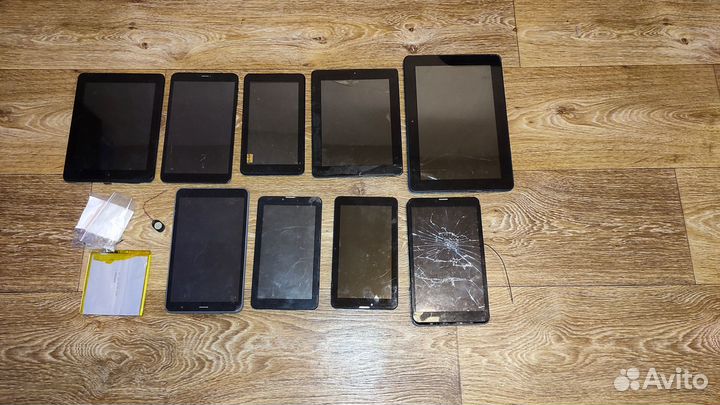 Куча планшетов, неисправные