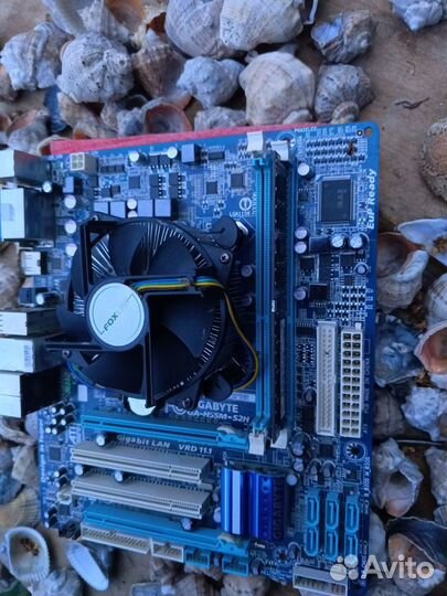 Материнская плата lga 1156 с процессором и памятью