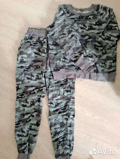 Костюм спортивный