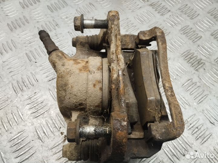 Суппорт передний правый Chery Tiggo t11 FL 1.8