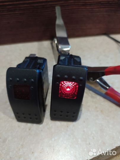 Переключатель вкл/выкл 12V 20A с подсветкой