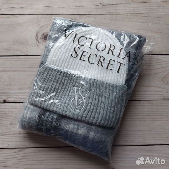 Набор шарф и шапка бини Victoria's Secret