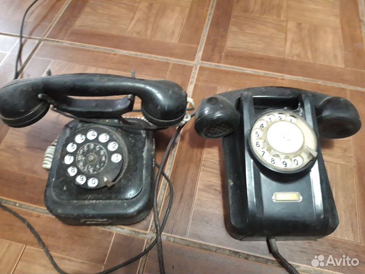 Старинный телефон