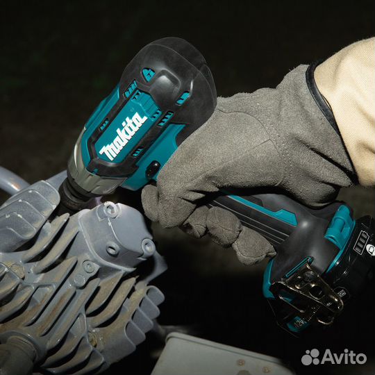 Гайковерт аккумуляторный Makita TW 141 dwae