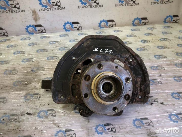 Кулак поворотный + ступица передний правый Opel