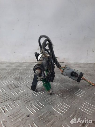 Топливная рампа Peugeot 206 универсал 1.4 KFW 2006