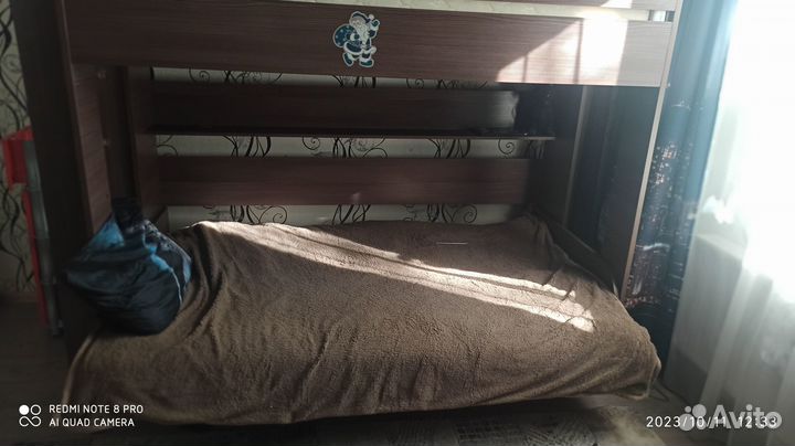 Двухъярусная кровать