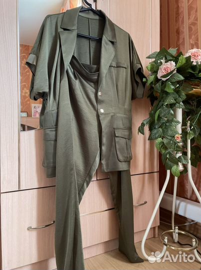 Костюм женский