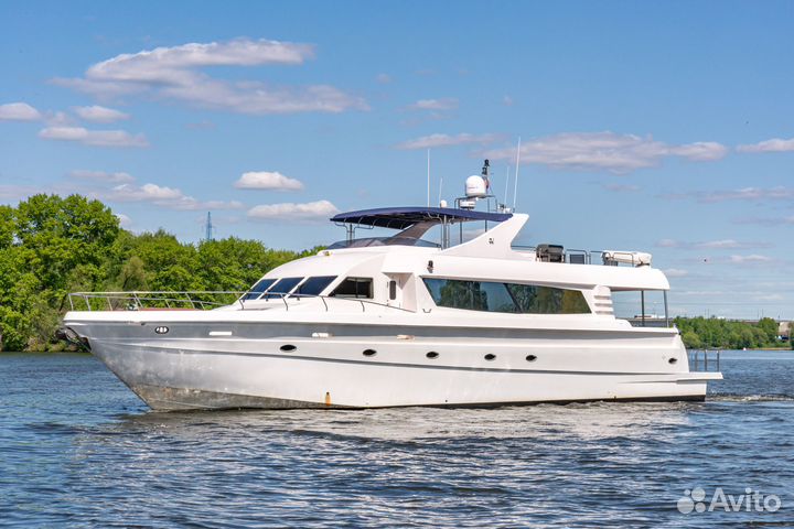 Аренда яхты Москва 26 метров