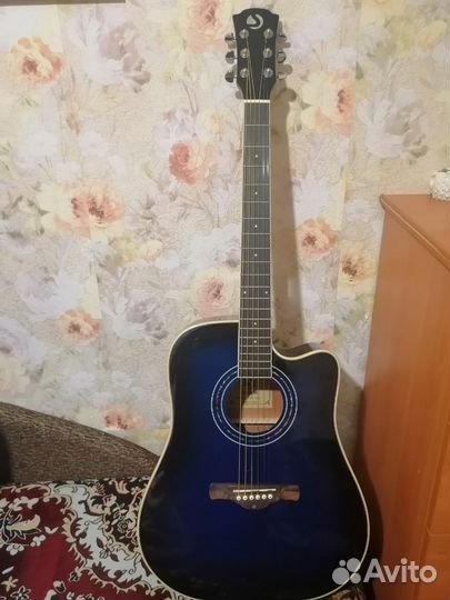 Акустическая гитара