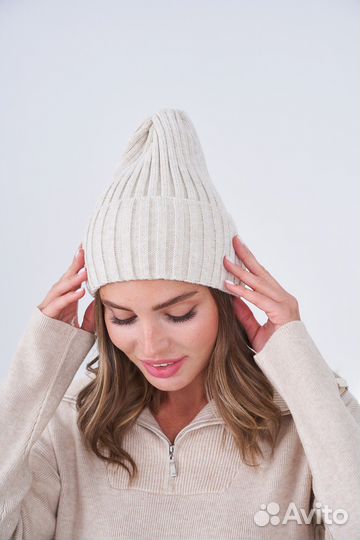 Шапка женская вязаная бежевая