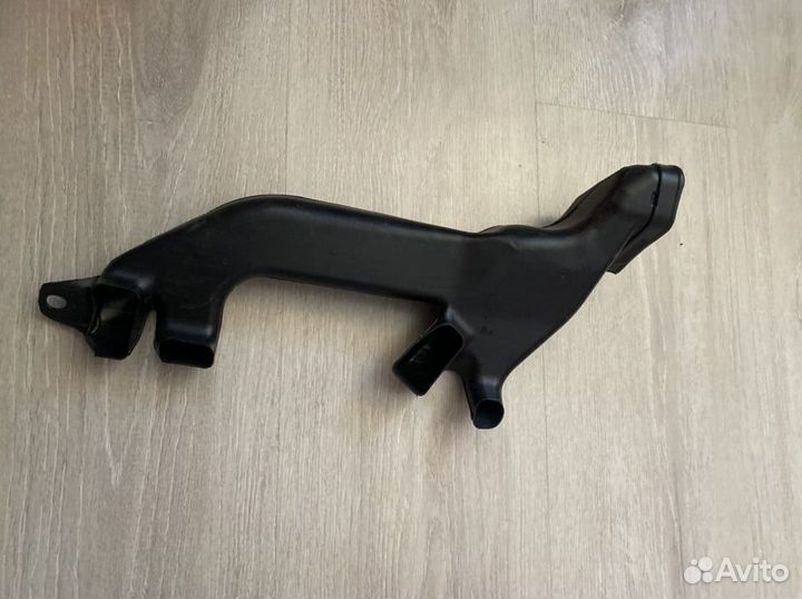 Воздуховод Opel Astra J GTC