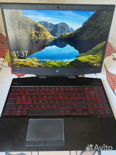 Игровой ноутбук HP Omen 15-dr1003ur