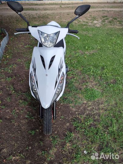 Скутер Vento Corsa