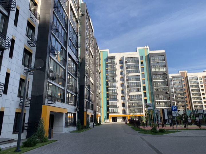 2-к. квартира, 54 м², 2/10 эт.