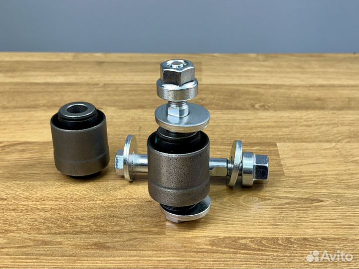 Развальный болт и сайлентблок для Honda