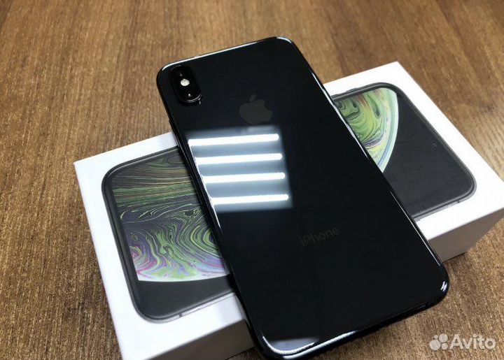 iPhone Xs, 64 ГБ