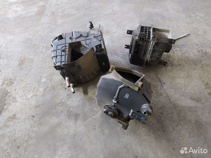 Корпус, моторчик, радиатор печки Хендай Акцент