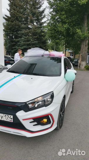 Прокат свадебных украшений для свадебного авто