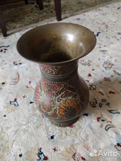 Старинная ваза