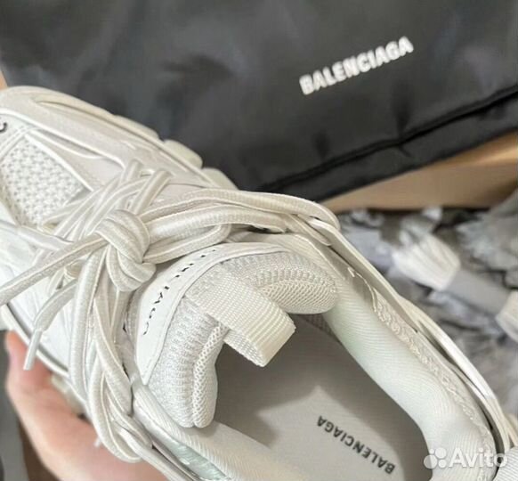 Balenciaga track