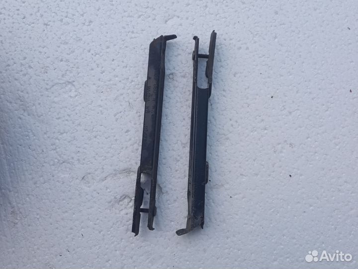 Кронштейн крепления крыла бампера Мерседес 203