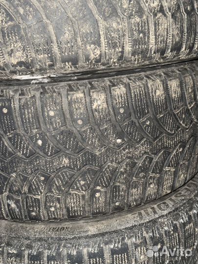 Bridgestone Blizzak Spike-01 225/50 R17 98T