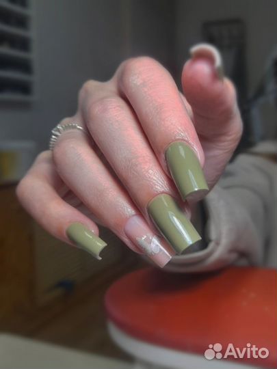 Модель на маникюр