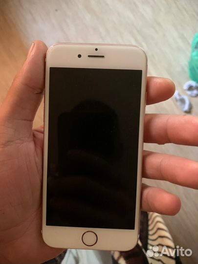Телефон iPhone 6s