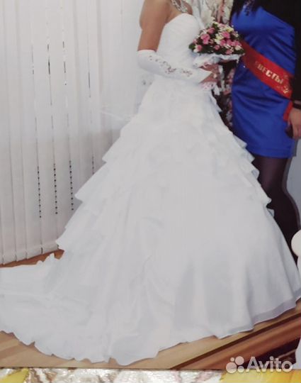 Свадебное платье со шлейфом