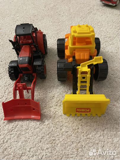 Игрушки тракторы